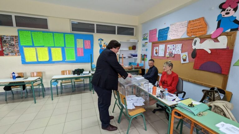 ΣΤΗΝ ΤΕΡΨΙΘΕΑ ΨΗΦΙΣΕ Ο ΘΩΜΑΣ ΠΑΠΑΛΙΑΓΚΑΣ