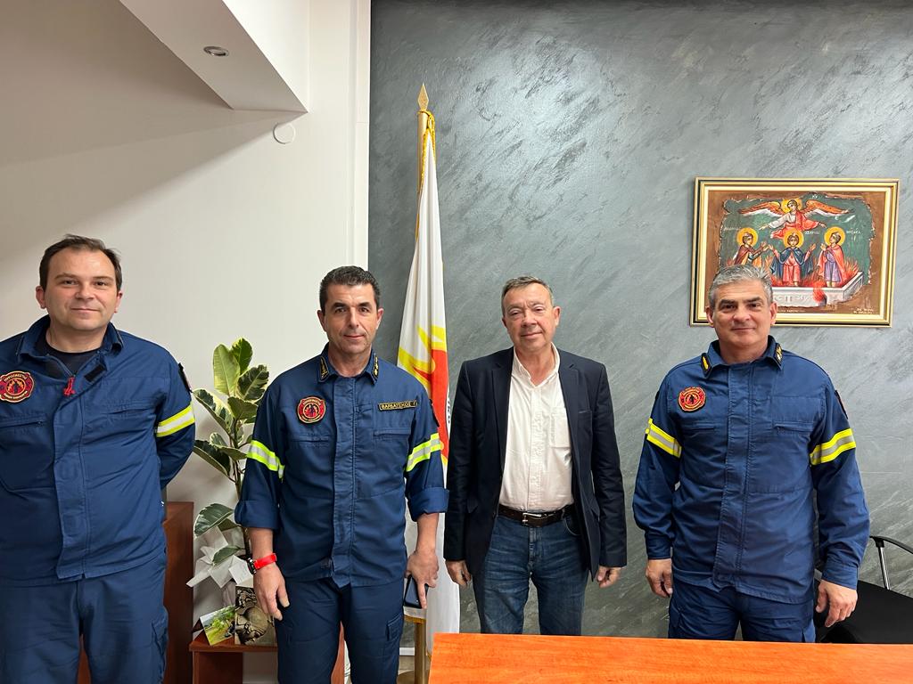 Ο ΑΛ. ΠΑΠΑΧΑΤΖΗΣ ΕΠΙΣΚΕΦΤΗΚΕ ΤΗΝ ΠΥΡΟΣΒΕΣΤΙΚΗ ΥΠΗΡΕΣΙΑ ΛΑΡΙΣΑΣ