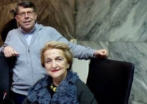 Ο ΠΑΝΟΣ ΣΑΠΚΑΣ ΑΠΟΧΑΙΡΕΤΑ ΤΗ ΝΕΛΛΑ ΓΚΟΛΑΝΤΑ