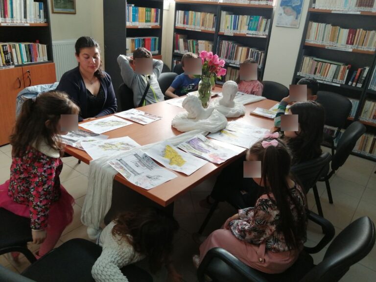 ΠΑΙΔΙΑ ΓΝΩΡΙΣΑΝ ΤΑ ΒΙΒΛΙΑ ΤΟΥ «ΔΑΟΧΟΥ» ΚΑΙ ΓΙΟΡΤΑΣΑΝ ΤΗΝ ΠΑΓΚΟΣΜΙΑ ΗΜΕΡΑ ΒΙΒΛΙΟΥ ΣΤΑ ΦΑΡΣΑΛΑ