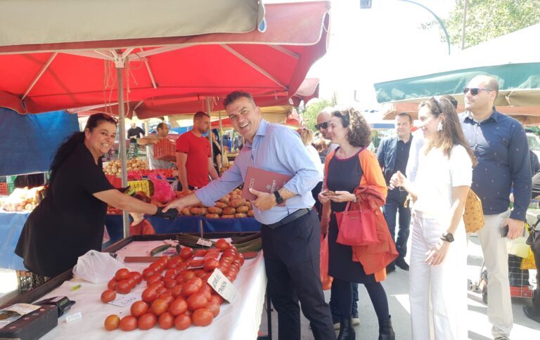 ΘΑΝΑΣΗΣ ΜΑΜΑΚΟΣ: ΣΥΝΕΧΙΖΟΥΜΕ ΔΥΝΑΜΙΚΑ ΣΤΙΣ ΣΥΝΟΙΚΙΕΣ ΤΗΣ ΛΑΡΙΣΑΣ