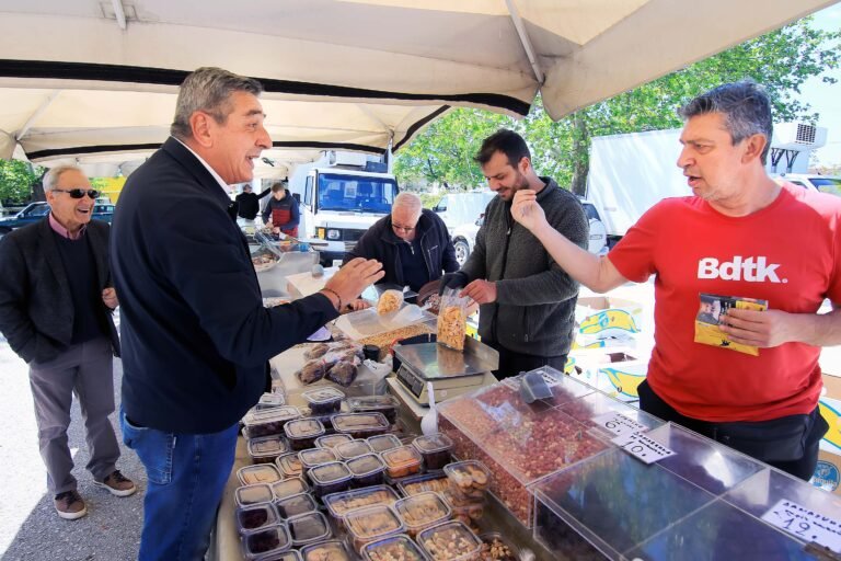 ΤΑ ΜΕΙΩΜΕΝΑ ΕΙΣΟΔΗΜΑΤΑ ΤΩΝ ΚΑΤΑΝΑΛΩΤΩΝ ΛΟΓΩ ΑΚΡΙΒΕΙΑΣ, ΣΤΡΑΓΓΑΛΙΖΟΥΝ ΠΑΡΑΓΩΓΟΥΣ – ΠΩΛΗΤΕΣ ΚΑΙ ΕΜΠΟΡΟΥΣ