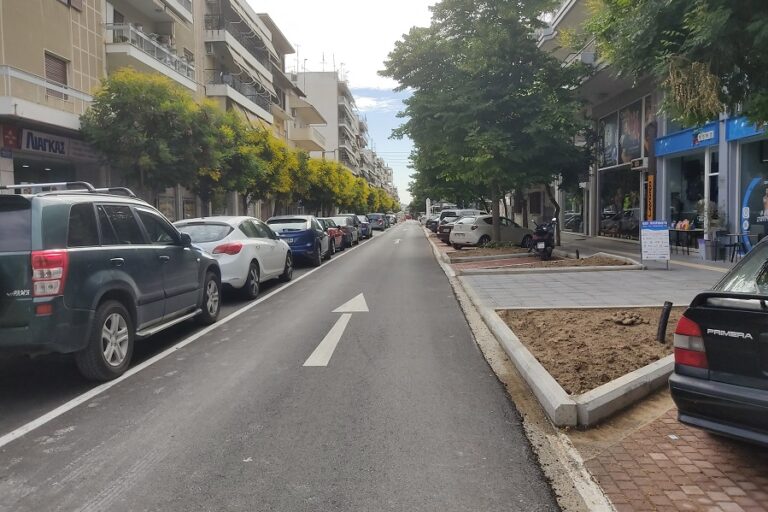 ΛΑΡΙΣΑ: ΚΑΝΟΝΙΚΑ Η ΚΙΝΗΣΗ ΤΩΝ ΟΧΗΜΑΤΩΝ ΣΤΗ ΝΙΚΗΤΑΡΑ