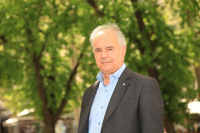 ΑΝΑΡΡΩΝΕΙ ΜΕΤΑ ΑΠΟ ΕΠΕΜΒΑΣΗ Ο Γ. ΜΑΝΩΛΗΣ ΠΟΥ ΘΑ ΑΠΕΧΕΙ ΜΙΑ ΕΒΔΟΜΑΔΑ ΑΠΟ ΤΑ ΚΑΘΗΚΟΝΤΑ ΤΟΥ