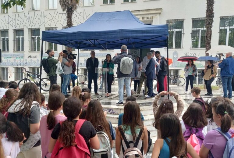 ΟΙ ΜΑΘΗΤΕΣ ΕΓΙΝΑΝ Η ΦΩΝΗ ΤΟΥ ΝΕΡΟΥ ΣΤΗ ΛΑΡΙΣΑ