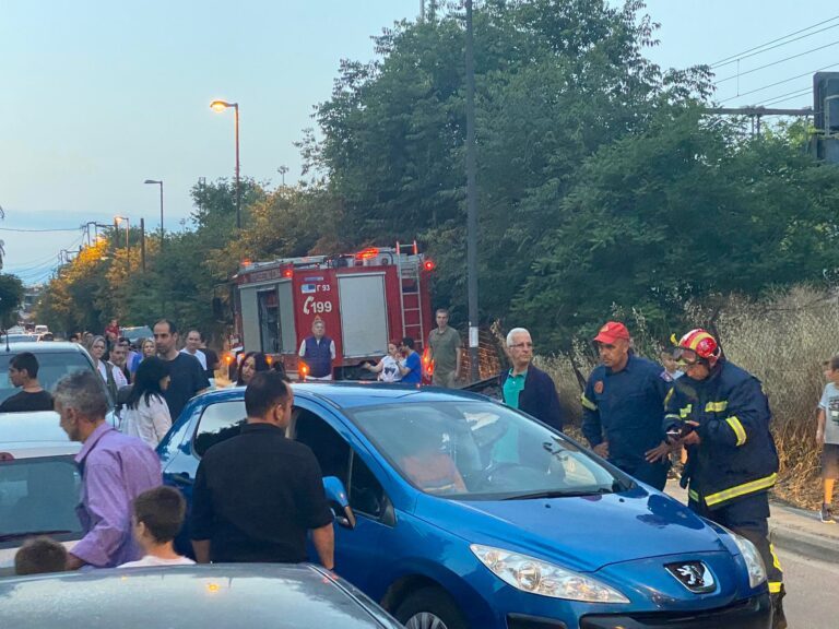 ΛΑΡΙΣΑ: ΣΥΓΚΡΟΥΣΗ ΙΧ ΜΕ ΠΥΡΟΣΒΕΣΤΙΚΟ ΠΟΥ ΠΗΓΑΙΝΕ ΣΕ ΑΛΛΟ ΤΡΟΧΑΙΟ (ΦΩΤΟ)