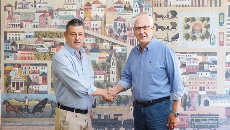 ΥΠΟΨΗΦΙΟΣ ΜΕ ΤΗ ΣΥΜΠΑΡΑΤΑΞΗ Ο ΠΡΟΕΔΡΟΣ ΤΟΥ ΟΔΟΝΤΙΑΤΡΙΚΟΥ ΣΥΛΛΟΓΟΥ ΛΑΡΙΣΑΣ ΣΤΑΘΗΣ ΚΟΥΤΣΟΓΙΑΝΝΗΣ