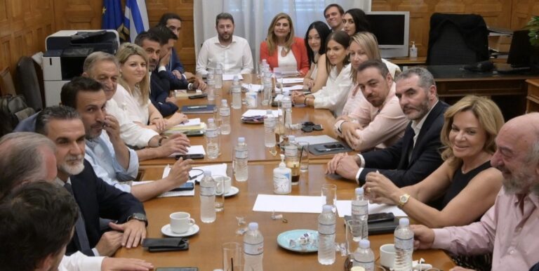 ΟΜΟΦΩΝΑ ΕΠΑΝΕΚΛΕΧΘΗΚΕ Η Ε. ΛΙΑΚΟΥΛΗ ΓΡΑΜΜΑΤΕΑΣ ΤΗΣ Κ.Ο. ΤΟΥ ΠΑΣΟΚ