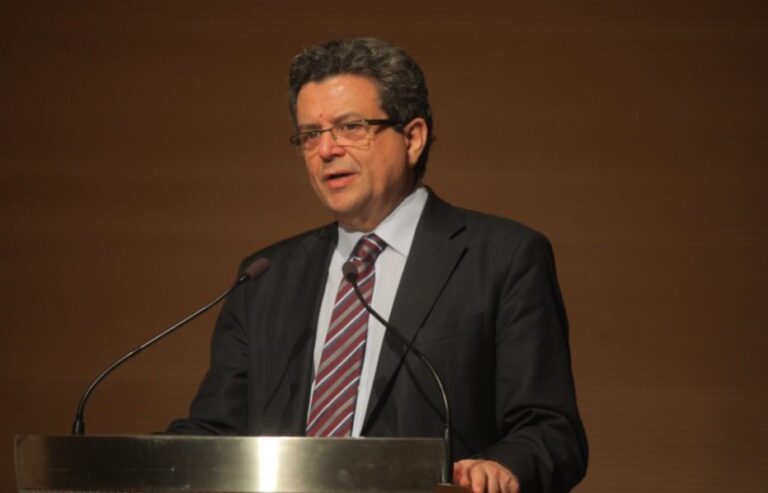Π. ΣΚΟΤΙΝΙΩΤΗΣ: ΕΚΤΟΣ ΤΟΠΟΥ ΚΑΙ ΧΡΟΝΟΥ ΤΟ ΣΥΝΤΟΝΙΣΤΙΚΟ ΠΟΥ ΑΓΝΟΗΣΕ ΤΗ ΦΩΤΙΑ ΣΤΗ ΜΑΓΝΗΣΙΑ