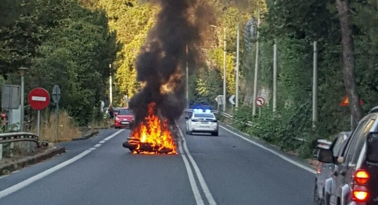 ΜΗΧΑΝΗ ΑΝΕΤΡΑΠΗ ΚΑΙ ΠΗΡΕ ΦΩΤΙΑ ΜΕΣΑ ΣΤΗΝ ΚΟΙΛΑΔΑ ΤΩΝ ΤΕΜΠΩΝ