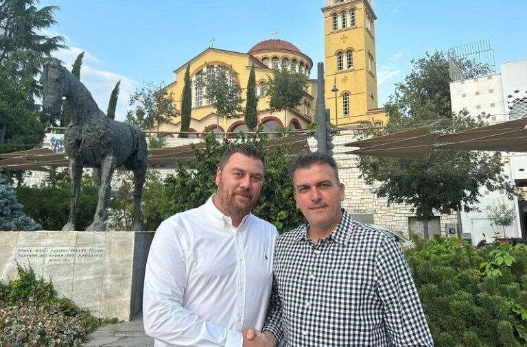 ΣΤΗ «ΛΑΡΙΣΑ ΠΟΥ ΜΑΣ ΑΞΙΖΕΙ!», ΜΕ ΤΟΝ ΘΑΝΑΣΗ ΜΑΜΑΚΟ Ο ΕΥΑΓΓΕΛΟΣ ΠΑΠΑΛΕΞΗΣ