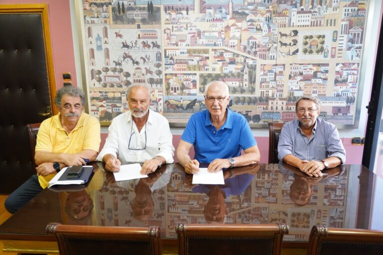ΚΥΚΛΙΚΟΣ ΚΟΜΒΟΣ ΣΤΗΝ ΕΙΣΟΔΟ ΤΗΣ ΦΑΛΑΝΗΣ