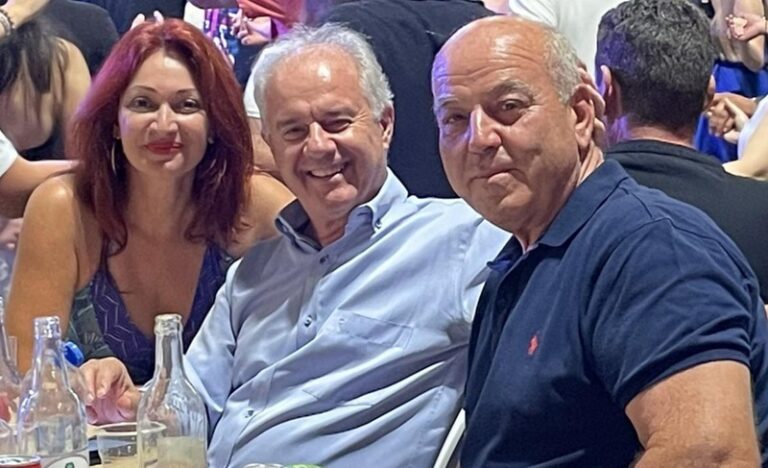 ΜΑΡΟΥΛΙΝΑ ΚΟΥΣΑΘΑΝΑ – ΤΣΙΑΚΜΑΚΗ ΚΑΙ ΚΩΣΤΑΣ ΑΠΟΣΤΟΛΟΥ ΜΕ ΤΟΝ Γ. ΜΑΝΩΛΗ ΣΤΟ ΔΗΜΟ ΤΕΜΠΩΝ