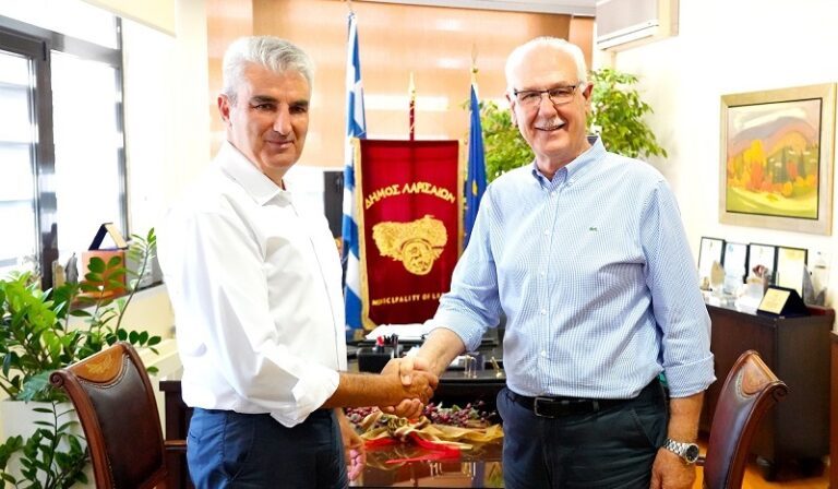 ΥΠΟΨΗΦΙΟΣ ΜΕ ΤΗΝ ΣΥΜΠΑΡΑΤΑΞΗ ΛΑΡΙΣΑΙΩΝ Ο ΔΗΜΗΤΡΗΣ ΑΔΑΜ