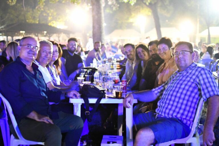 ΣΤΗ ΓΙΟΡΤΗ ΚΡΑΣΙΟΥ ΣΤΟΝ ΑΜΠΕΛΩΝΑ Η ΜΑΡΙΑ ΓΑΛΛΙΟΥ