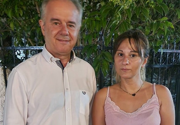 ΜΕ ΤΟΝ ΓΙΩΡΓΟ ΜΑΝΩΛΗ ΣΤΟ ΔΗΜΟ ΤΕΜΠΩΝ Η ΘΕΟΔΩΡΑ ΜΗΤΣΙΑΚΟΥ