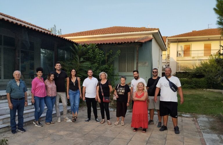 ΣΤΙΣ ΕΡΓΑΤΙΚΕΣ ΚΑΤΟΙΚΙΕΣ ΑΜΠΕΛΩΝΑ ΜΕ ΚΛΙΜΑΚΙΟ ΤΗΣ ΛΑΪΚΗΣ ΣΥΣΠΕΙΡΩΣΗΣ Ο ΣΤΕΛΙΟΣ ΤΣΙΚΡΙΤΣΗΣ