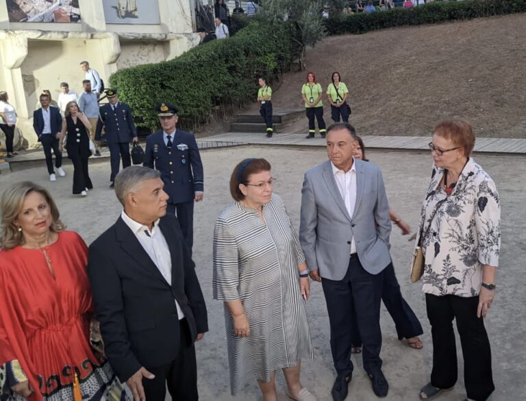 ΧΡ. ΚΕΛΛΑΣ: ΚΛΗΡΟΝΟΜΙΑ ΑΝΕΚΤΙΜΗΤΗΣ ΑΞΙΑΣ, ΤΟ ΑΡΧΑΙΟ ΘΕΑΤΡΟ ΤΗΣ ΛΑΡΙΣΑΣ