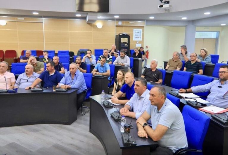ΣΤΗ ΣΥΝΑΝΤΗΣΗ ΤΟΥ Λ. ΑΥΓΕΝΑΚΗ ΜΕ ΕΚΠΡΟΣΩΠΟΥΣ ΤΩΝ ΚΤΗΝΟΤΡΟΦΩΝ ΣΥΜΜΕΤΕΙΧΕ Ο Γ. ΚΟΚΟΥΡΑΣ