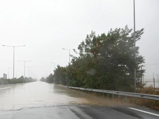 ΚΛΕΙΝΕΙ Η ΕΘΝΙΚΗ ΟΔΟΣ ΛΟΓΩ ΥΠΕΡΧΕΙΛΙΣΗΣ ΤΟΥ ΠΗΝΕΙΟΥ
