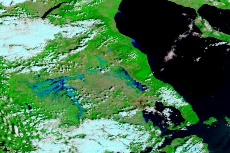 1 ΕΚΑΤΟΜΜΥΡΙΟ ΣΤΡΕΜΜΑΤΑ ΠΛΗΜΜΥΡΙΣΜΕΝΩΝ ΕΚΤΑΣΕΩΝ ΣΤΗ ΘΕΣΣΑΛΙΑ