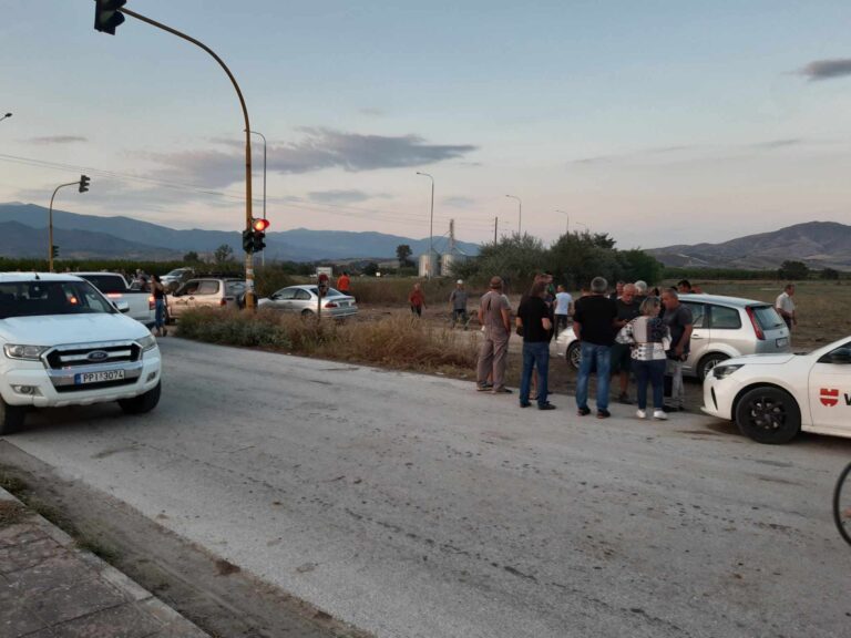 ΣΤΟ ΚΟΚΚΙΝΟ Η ΑΓΩΝΙΑ ΤΩΝ ΚΑΤΟΙΚΩΝ ΤΟΥ ΑΜΠΕΛΩΝΑ ΚΑΙ ΤΟΥ ΒΡΥΟΤΟΠΟΥ