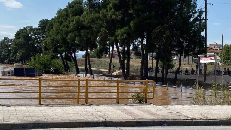 Δ. ΛΑΡΙΣΑΙΩΝ: ΦΙΛΟΞΕΝΙΑ ΚΑΤΟΙΚΩΝ ΑΠΟ ΤΟΝ ΙΠΠΟΚΡΑΤΗ ΣΤΟ ΓΥΜΝΑΣΤΗΡΙΟ ΤΟΥ 1ου ΓΥΜΝΑΣΙΟΥ – ΛΥΚΕΙΟΥ