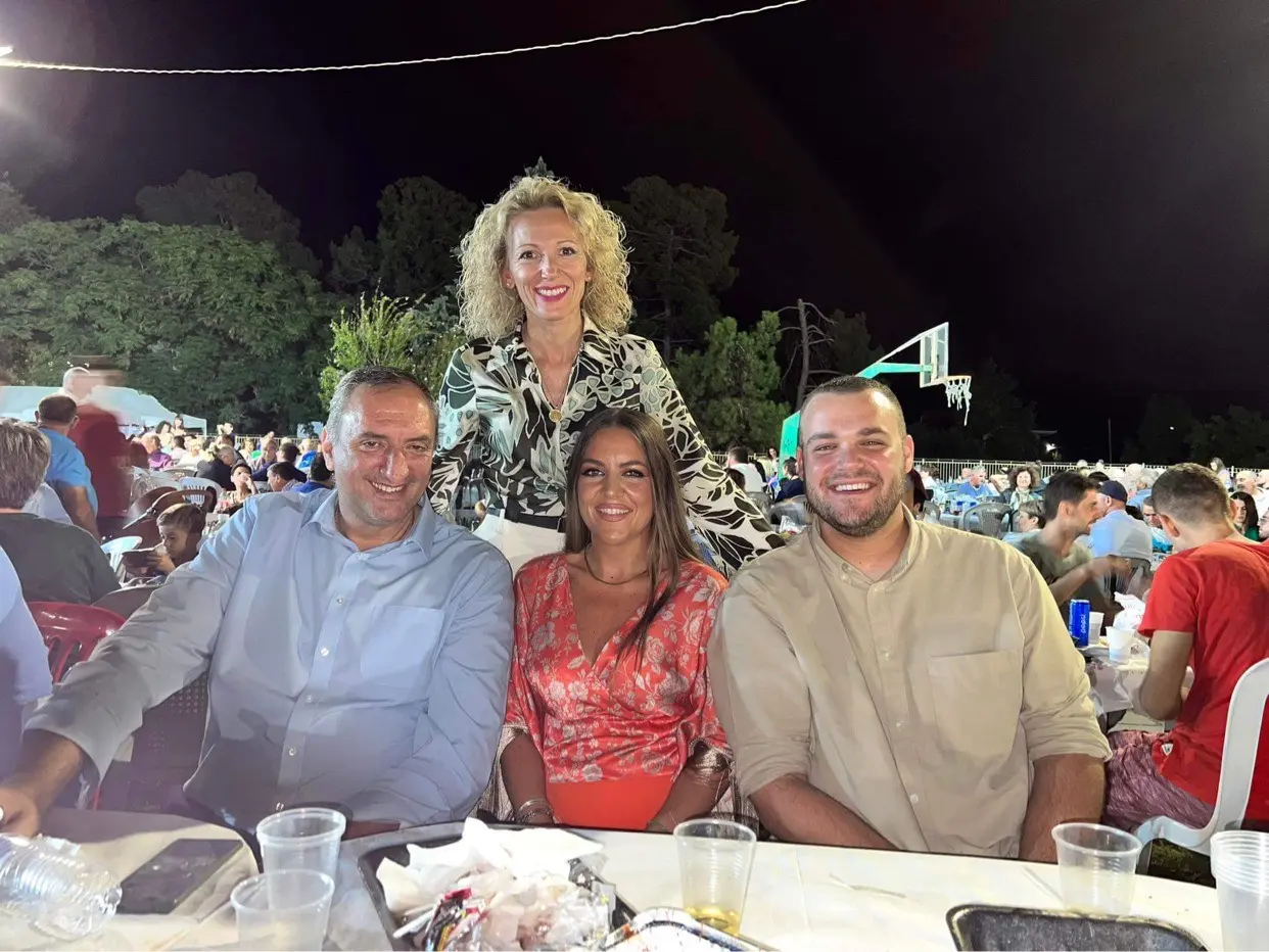 ΣΤΗΝ ΚΑΡΔΙΑ ΤΗΣ ΠΑΡΑΓΩΓΗΣ ΑΧΛΑΔΙΟΥ ΣΤΑ ΠΛΑΤΑΝΟΥΛΙΑ Η ΘΕΟΔΩΡΑ ΝΙΚΟΛΕΤΑ ΛΩΡΙΤΗ