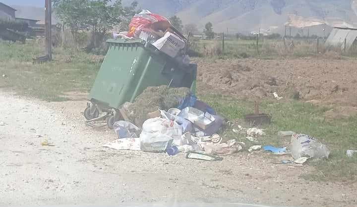 ΥΓΕΙΟΝΟΜΙΚΗ ΒΟΜΒΑ ΣΤΗ ΡΟΔΙΑ ΤΑ ΑΠΟΡΡΙΜΜΑΤΑ