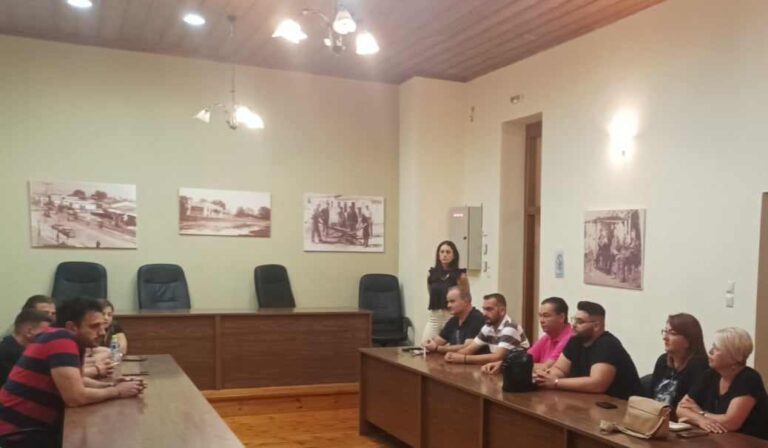 ΜΕ ΕΚΠΡΟΣΩΠΟΥΣ ΠΟΛΙΤΙΣΤΙΚΩΝ ΚΑΙ ΑΘΛΗΤΙΚΩΝ ΣΥΛΛΟΓΩΝ Η ΛΑΪΚΗ ΣΥΣΠΕΙΡΩΣΗ ΤΥΡΝΑΒΟΥ