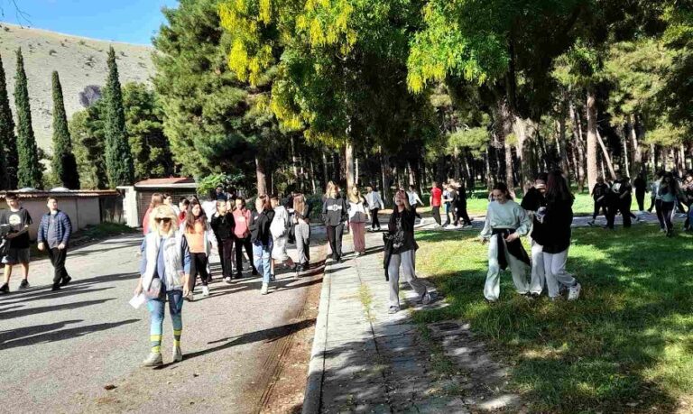 ΕΚΔΗΛΩΣΕΙΣ ΓΙΑ ΤΗΝ ΗΜΕΡΑ ΑΘΛΗΤΙΣΜΟΥ ΣΤΟ 1ο ΓΥΜΝΑΣΙΟ ΤΥΡΝΑΒΟΥ