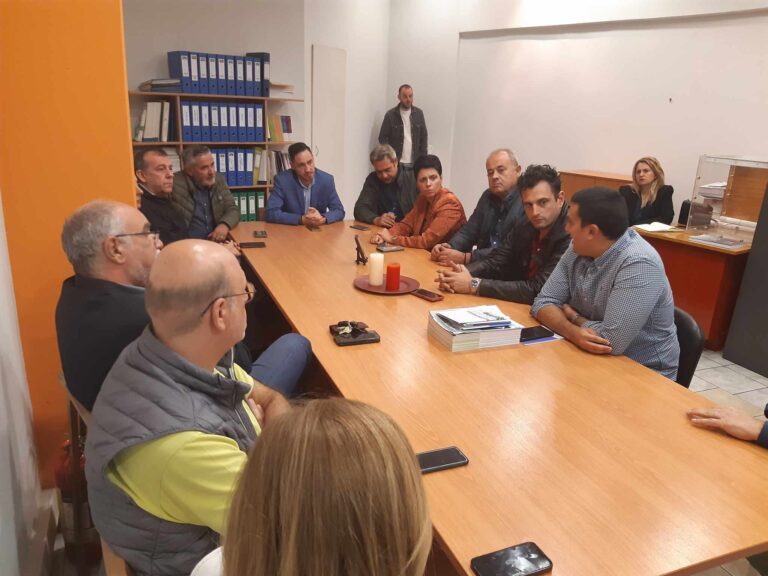 ΣΤΟ ΠΟΔΙ Ο ΤΥΡΝΑΒΟΣ ΓΙΑ ΝΑ ΜΗΝ ΚΛΕΙΣΕΙ Η ΕΘΝΙΚΗ ΤΡΑΠΕΖΑ