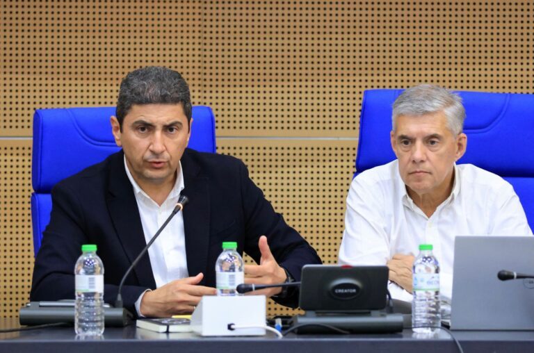 ΑΠΟΛΥΤΗ ΣΤΗΡΙΞΗ ΣΤΟΝ ΠΕΡΙΦΕΡΕΙΑΡΧΗ ΚΩΣΤΑ ΑΓΟΡΑΣΤΟ
