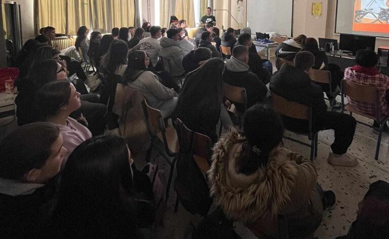 ΤΟ 1ο ΕΠΑΛ ΤΥΡΝΑΒΟΥ ΤΙΜΗΣΕ ΤΗΝ ΠΑΓΚΟΣΜΙΑ ΗΜΕΡΑ ΑΤΟΜΩΝ ΜΕ ΑΝΑΠΗΡΙΑ