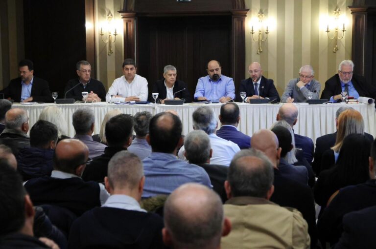 Δ. ΚΟΥΡΕΤΑΣ: ΟΙ ΘΕΣΣΑΛΟΙ ΧΡΕΙΑΖΟΝΤΑΙ ΑΠΑΝΤΗΣΕΙΣ, ΟΧΙ ΦΙΕΣΤΕΣ