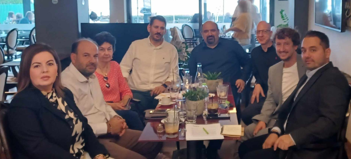 ΜΕ ΤΟΝ ΧΡ. ΤΡΙΑΝΤΟΠΟΥΛΟ ΣΥΝΑΝΤΗΘΗΚΑΝ ΣΒΘΣΕ ΚΑΙ ΣΘΕΒ ΓΙΑ ΤΑ ΜΕΤΡΑ ΣΤΗΡΙΞΗΣ ΕΠΙΧΕΙΡΗΣΕΩΝ