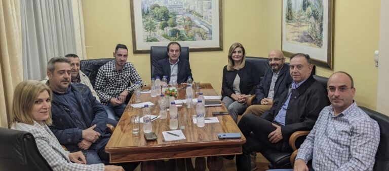 ΧΡ. ΚΕΛΛΑΣ: ΝΑ ΠΑΡΑΜΕΙΝΕΙ ΑΝΟΙΚΤΗ Η ΕΘΝΙΚΗ ΤΡΑΠΕΖΑ ΣΤΟΝ ΤΥΡΝΑΒΟ