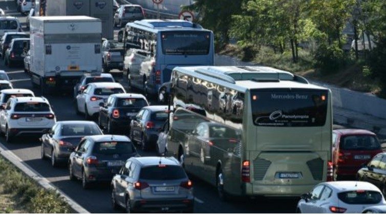 ΛΑΡΙΣΑ: ΟΥΡΕΣ ΚΑΙ ΤΑΛΑΙΠΩΡΙΑ ΣΤΟΝ ΚΥΚΛΙΚΟ ΚΟΜΒΟ ΣΤΗ ΔΙΑΣΤΑΥΡΩΣΗ ΚΑΡΑΜΑΝΛΗ ΚΑΙ ΒΟΛΟΥ