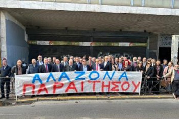 ΤΗΝ ΑΠΟΠΟΜΠΗ ΤΣΑΚΛΟΓΛΟΥ ΖΗΤΟΥΝ ΟΙ ΔΙΚΗΓΟΡΟΙ