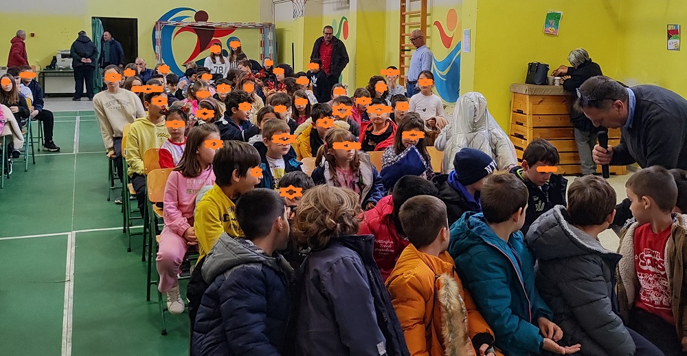 ΔΡΑΣΗ ΓΙΑ ΤΗΝ ΠΑΓΚΟΣΜΙΑ ΗΜΕΡΑ ΑΤΟΜΩΝ ΜΕ ΑΝΑΠΗΡΙΑ ΣΤΟ 2ο Δ.Σ. ΤΥΡΝΑΒΟΥ