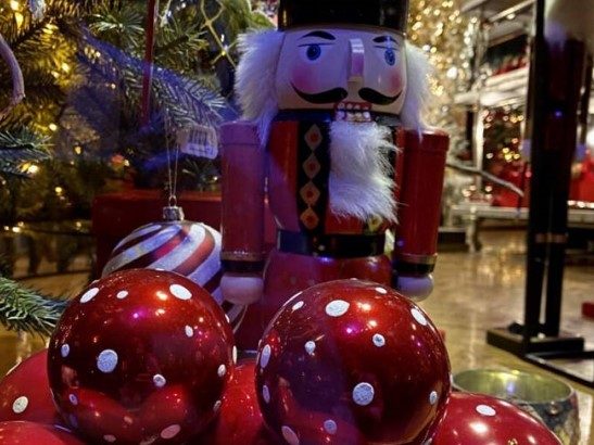 ΔΙΑΓΩΝΙΣΜΟΣ ΒΙΤΡΙΝΑΣ ΑΠΟ ΤΟΝ ΕΜΠΟΡΙΚΟ ΣΥΛΛΟΓΟ ΤΥΡΝΑΒΟΥ