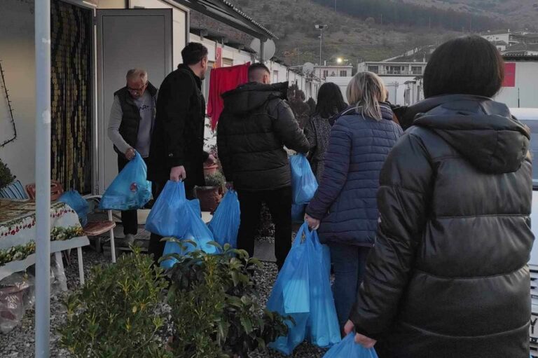 ΕΜΠΡΑΚΤΗ ΣΤΗΡΙΞΗ ΤΗΣ ΝΕΑΣ ΔΗΜΟΤΙΚΗΣ ΑΡΧΗΣ ΤΟΥ ΔΗΜΟΥ ΤΥΡΝΑΒΟΥ ΣΤΟΥΣ ΣΕΙΣΜΟΠΛΗΚΤΟΥΣ ΤΟΥ ΔΑΜΑΣΙΟΥ