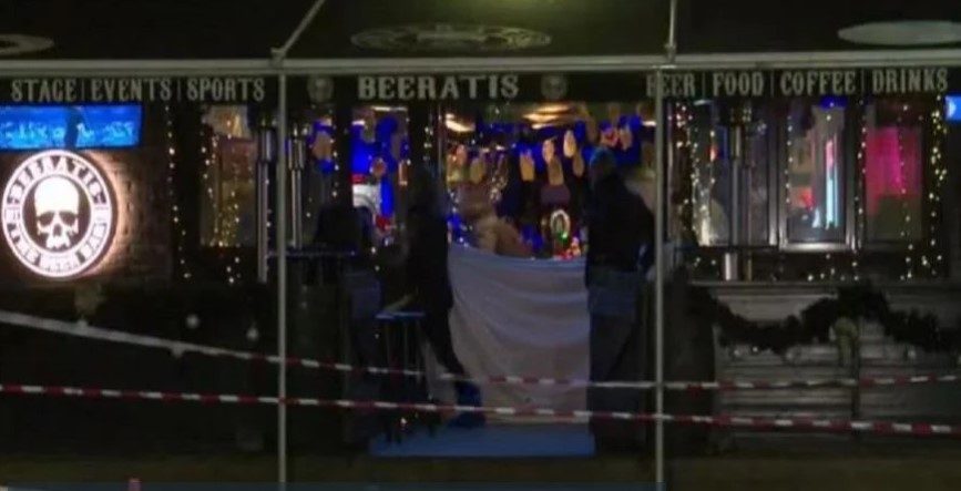 ΝΕΚΡΟΣ ΑΣΤΥΝΟΜΙΚΟΣ ΑΠΟ ΜΑΧΑΙΡΙ ΣΕ ΜΠΑΡ ΤΗΣ ΘΕΣΣΑΛΟΝΙΚΗΣ