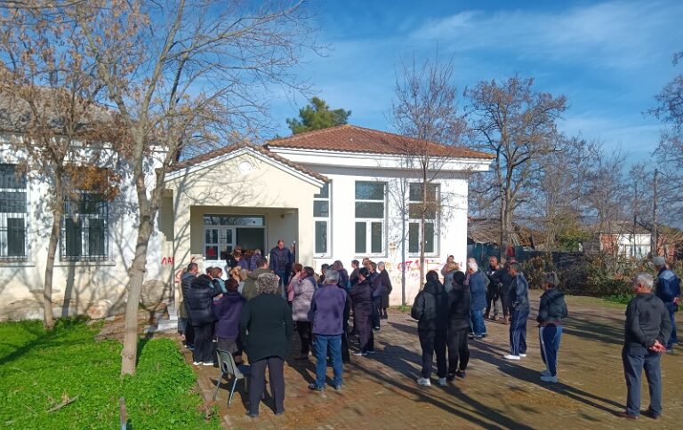 ΔΙΑΝΟΜΗ ΤΡΟΦΙΜΩΝ ΑΠΟ ΤΟ ΕΚΛ ΣΤΟΥΣ ΠΛΗΜΜΥΡΟΠΑΘΕΙΣ