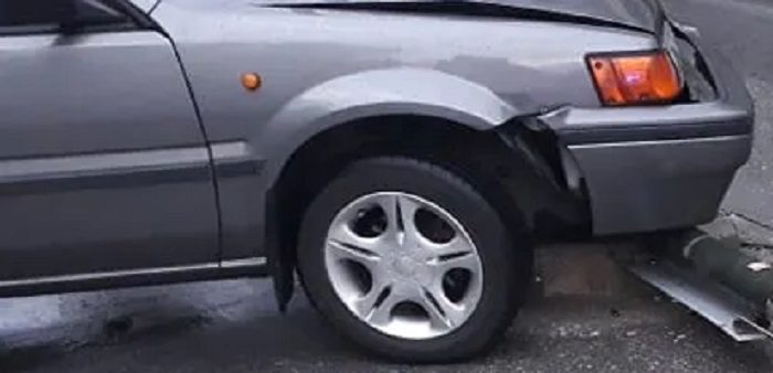 ΕΝΑΣ ΗΛΙΚΙΩΜΕΝΟΣ ΤΡΑΥΜΑΤΙΑΣ ΣΕ ΤΡΟΧΑΙΟ ΣΤΟΝ ΤΥΡΝΑΒΟ