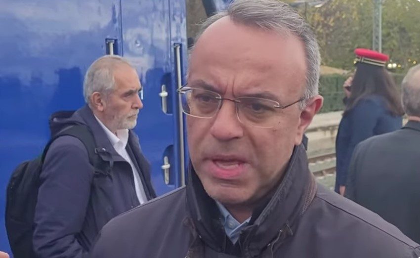 ΣΙΔΗΡΟΔΡΟΜΟΣ: ΜΕ ΕΠΙΒΑΤΗ ΤΟΝ ΧΡ. ΣΤΑΪΚΟΥΡΑ ΕΓΙΝΕ ΣΗΜΕΡΑ ΤΟ ΠΡΩΤΟ ΔΡΟΜΟΛΟΓΙΟ ΑΘΗΝΑ – ΘΕΣΣΑΛΟΝΙΚΗ