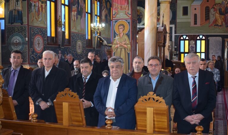 ΣΤΗΝ ΕΠΙΣΗΜΗ ΔΟΞΟΛΟΓΙΑ ΓΙΑ ΤΟ ΝΕΟ ΕΤΟΣ O ΘΑΝΑΣΗΣ ΝΑΣΙΑΚΟΠΟΥΛΟΣ