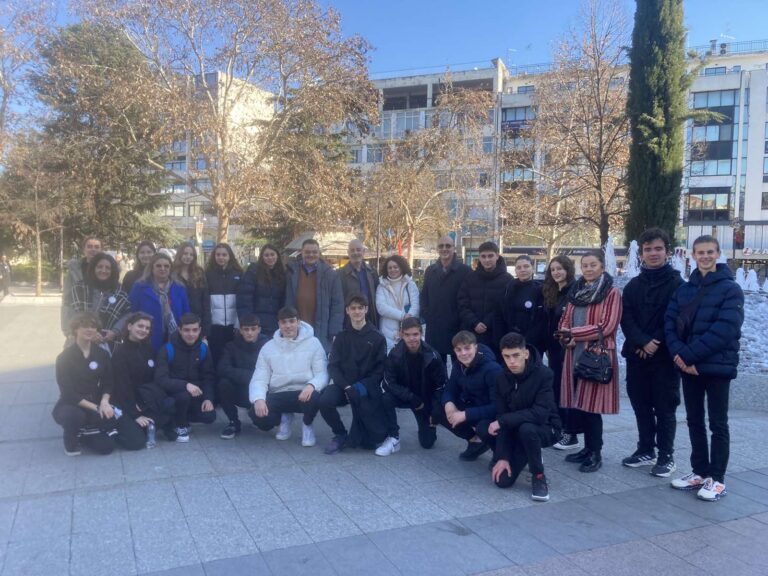 ΔΗΜΟΣΚΟΠΗΣΗ ΤΟΥ ΜΟΥΣΙΚΟΥ ΣΧΟΛΕΙΟΥ ΓΙΑ ΤΟ ΕΥΡΩ ΚΑΙ ΤΙΣ ΕΥΡΩΕΚΛΟΓΕΣ