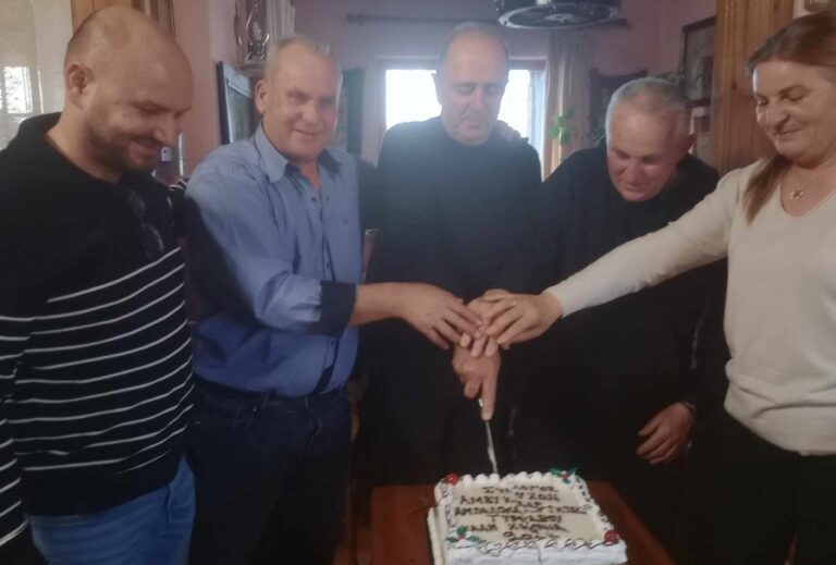ΕΚΟΨΑΝ ΠΙΤΑ ΟΙ ΑΜΒΥΚΟΥΧΟΙ ΤΟΥ ΔΗΜΟΥ ΤΥΡΝΑΒΟΥ