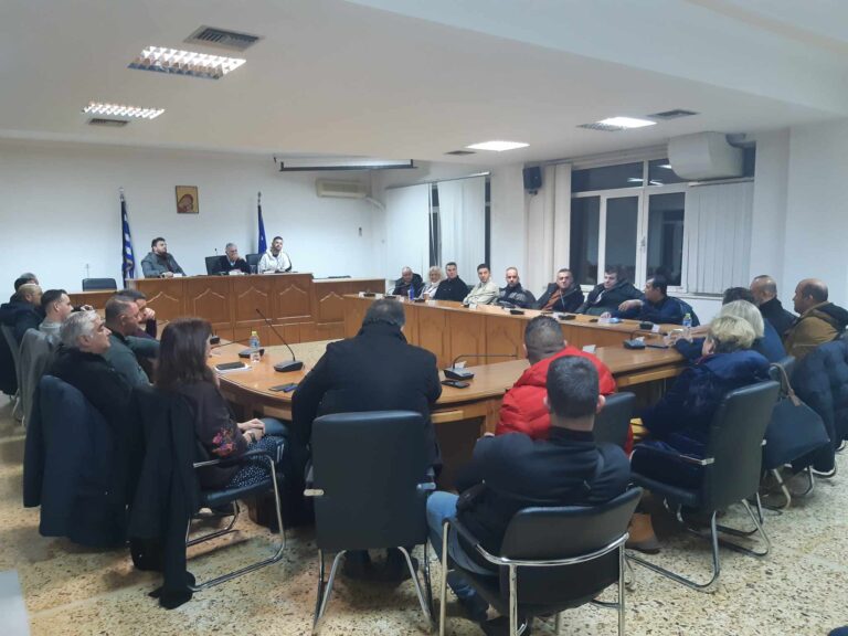 ΣΤΕΝΗ ΣΥΝΕΡΓΑΣΙΑ ΔΗΜΟΤΙΚΗΣ ΑΡΧΗΣ ΚΑΙ ΤΟΠΙΚΩΝ ΣΥΜΒΟΥΛΙΩΝ ΔΗΜΟΥ ΤΥΡΝΑΒΟΥ